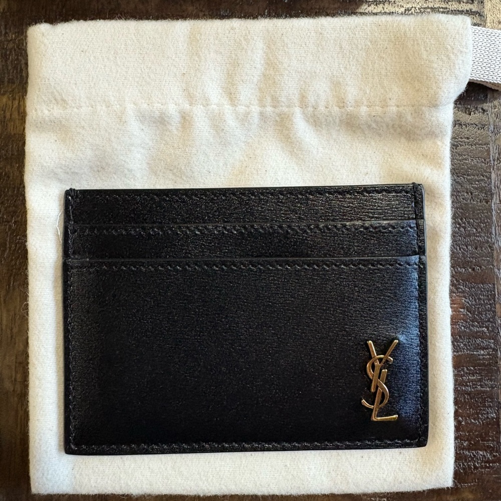Saint Laurent Tiny Cassandre Credit Card Case in Shiny Leather (Black)
